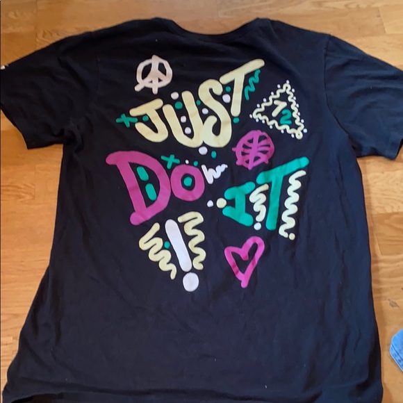 Colourful Nike tee - Picture 2 of 3